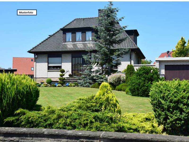 Häuser in 42653 Solingen, Behringstr.