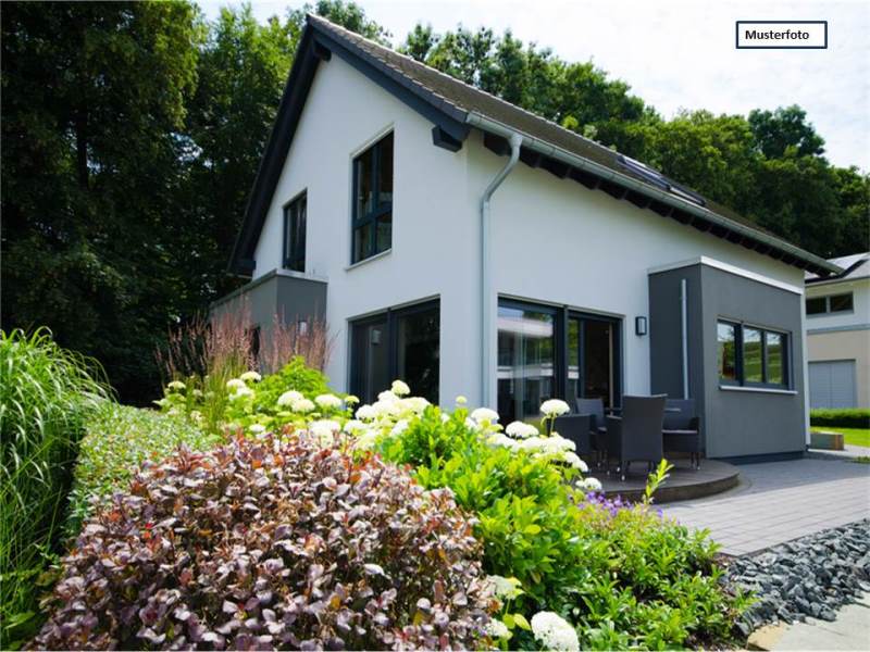 Einfamilienhaus mit Einliegerwohnung in 53125 Bonn, Am Alten Forsthaus