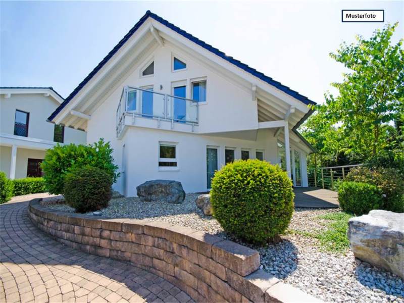 Einfamilienhaus mit Einliegerwohnung in 57271 Hilchenbach, Kiefernweg