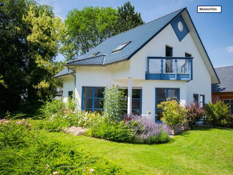 Einfamilienhaus mit Einliegerwohnung in 35638 Leun, Hellweg