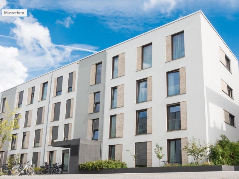 Mehrfamilienhaus in 40545 Düsseldorf, Salierplatz