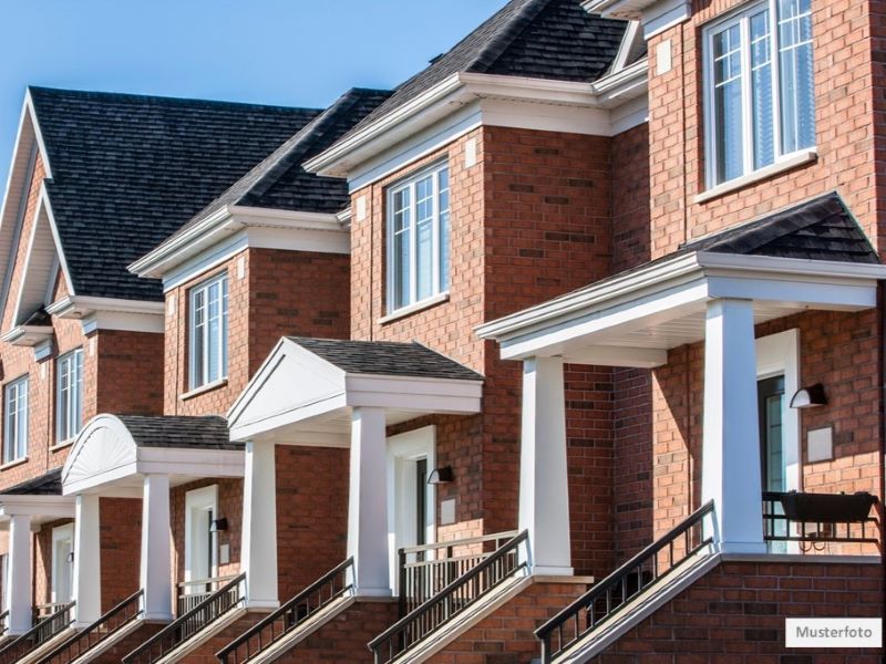 Reiheneckhaus in 25899 Niebüll, Hungerfennenweg