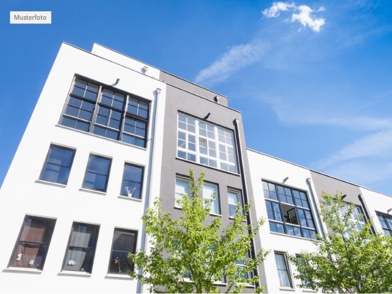 Mehrfamilienhaus in 50739 K�ln, M�lhauser Str.