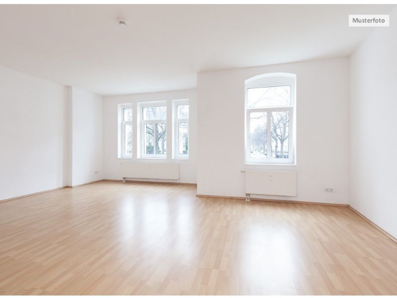 Etagenwohnung in 40589 D�sseldorf, Meyerhofstr.