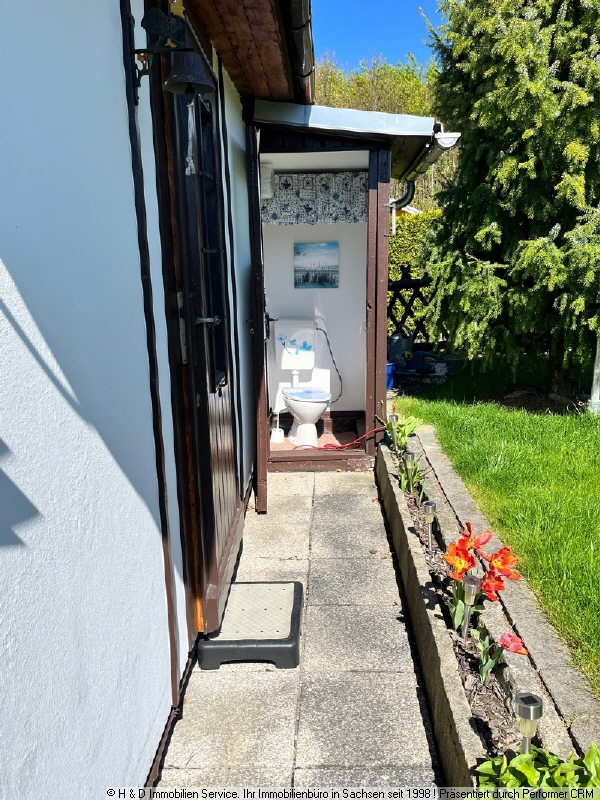 Blick Eingang und Toilette